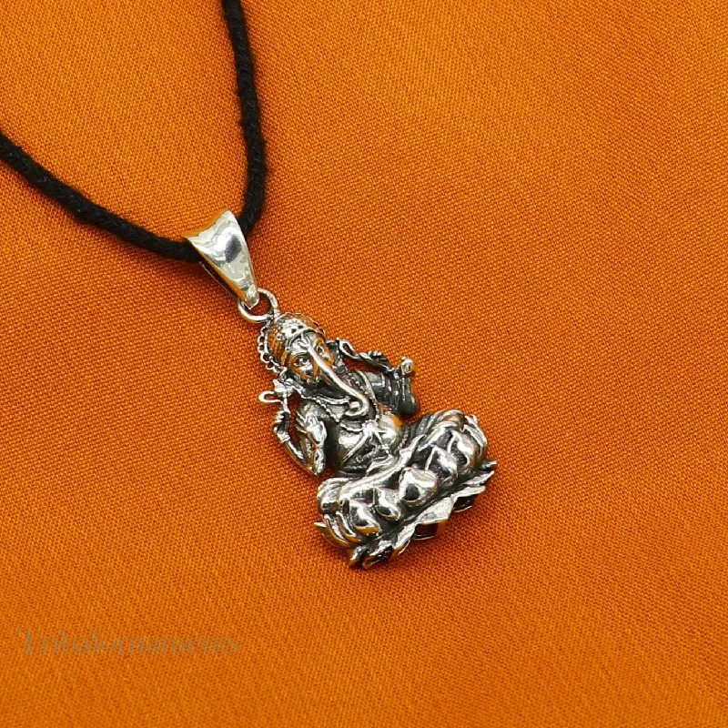 Divine lord Ganesha sitting on lotus blessing pendant, excellent vintage designer 925 sterling silver handmade jewelry from india ssp959